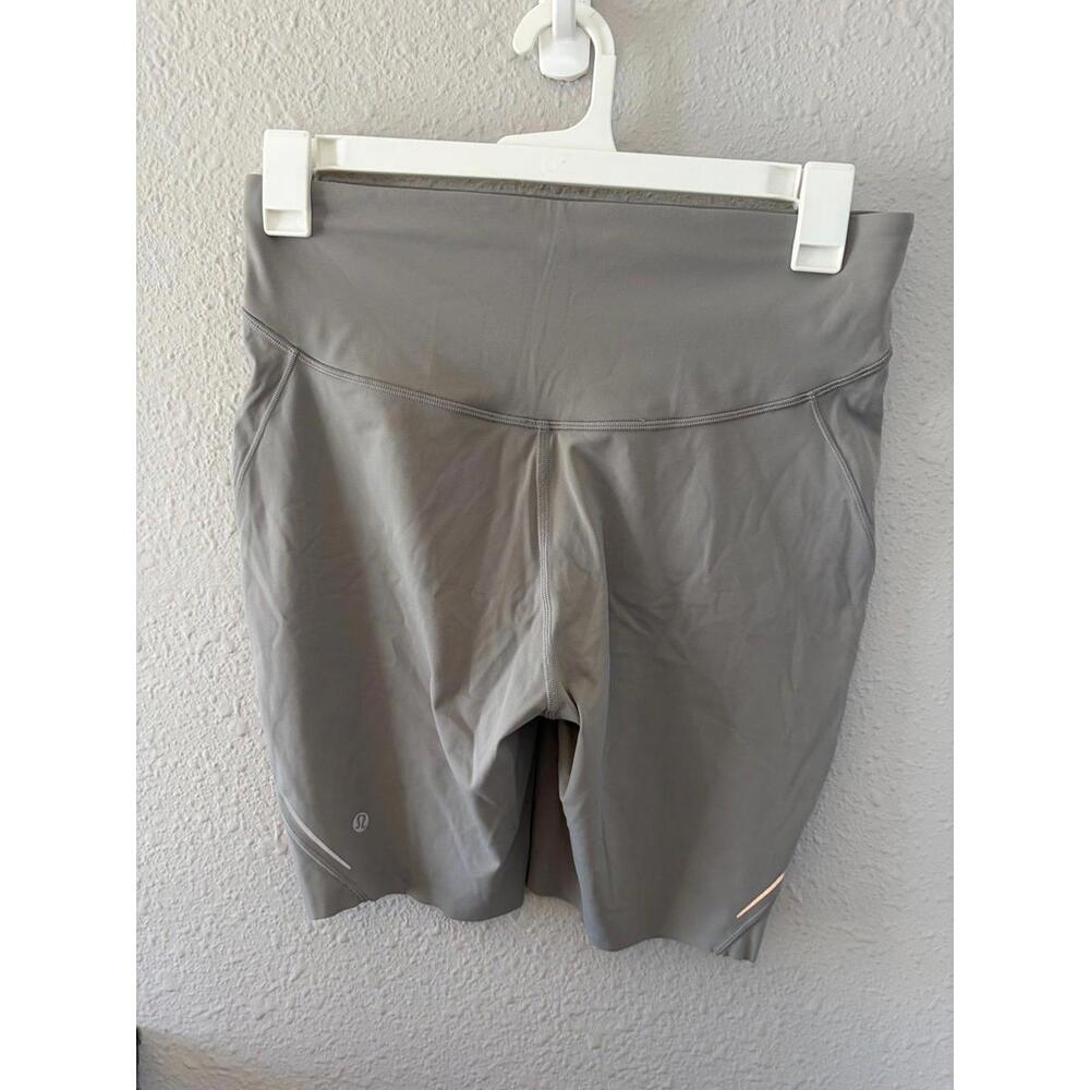 Lululemon Base Pace High-Rise Reflective Biker Short 8in Gull Grey size 12.